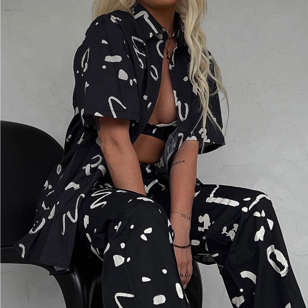White Fox Black Scribble Set